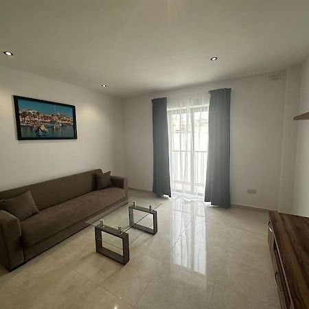 Duplex Penthouse In Gzira Sleeps 6 Apartment ภายนอก รูปภาพ