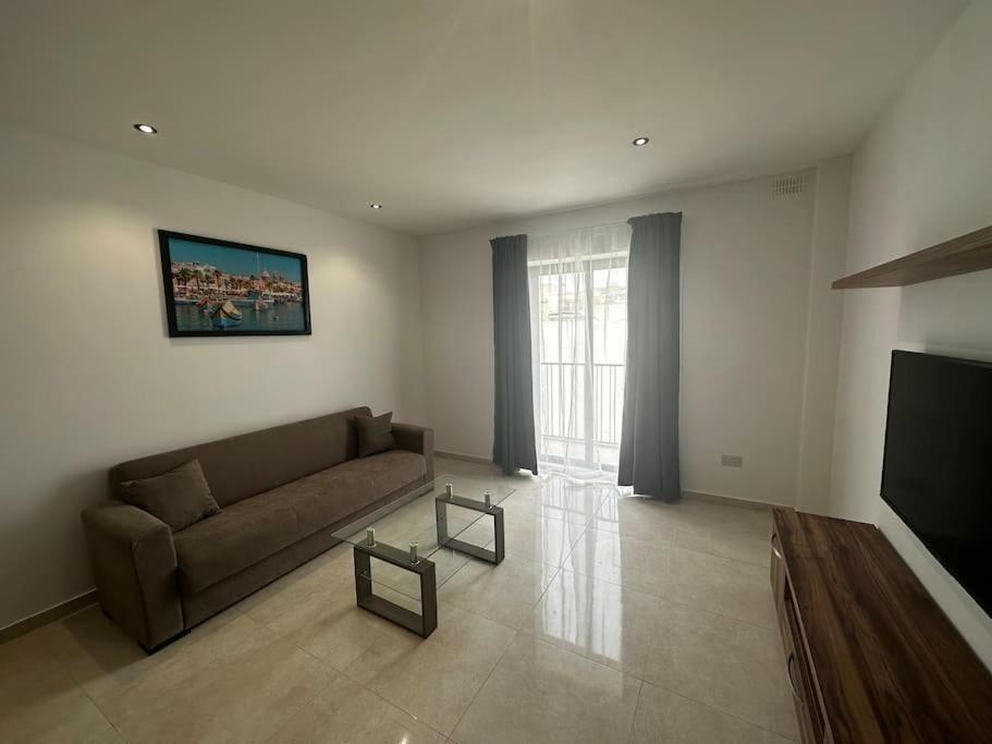 Duplex Penthouse In Gzira Sleeps 6 Apartment ภายนอก รูปภาพ