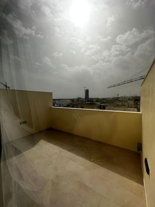 Duplex Penthouse In Gzira Sleeps 6 Apartment ภายนอก รูปภาพ