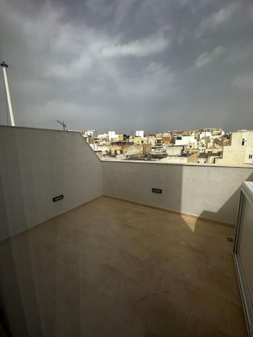 Duplex Penthouse In Gzira Sleeps 6 Apartment ภายนอก รูปภาพ