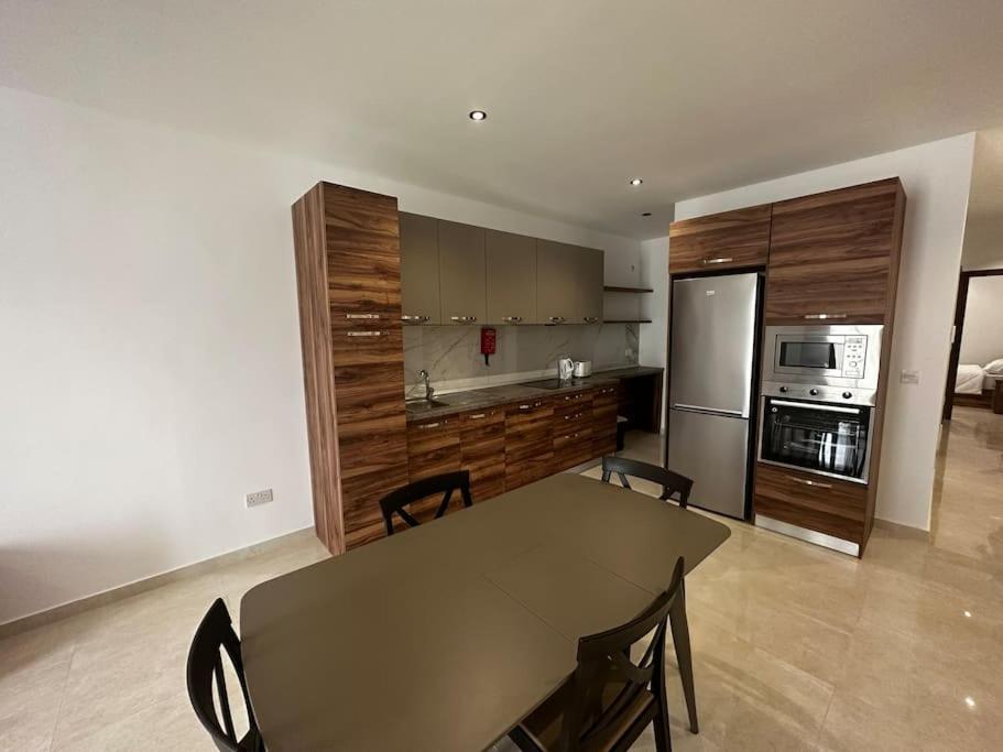 Duplex Penthouse In Gzira Sleeps 6 Apartment ภายนอก รูปภาพ